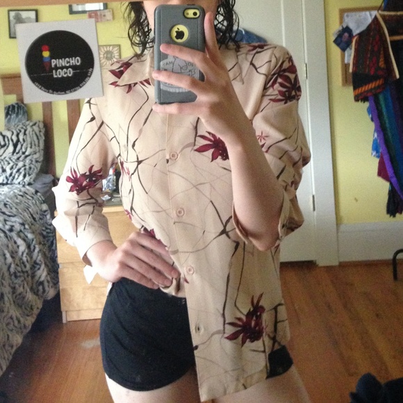 button down blouse with shoulder pads - Picture 1 of 4